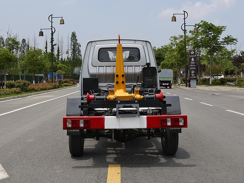 長(zhǎng)安2900勾臂垃圾車